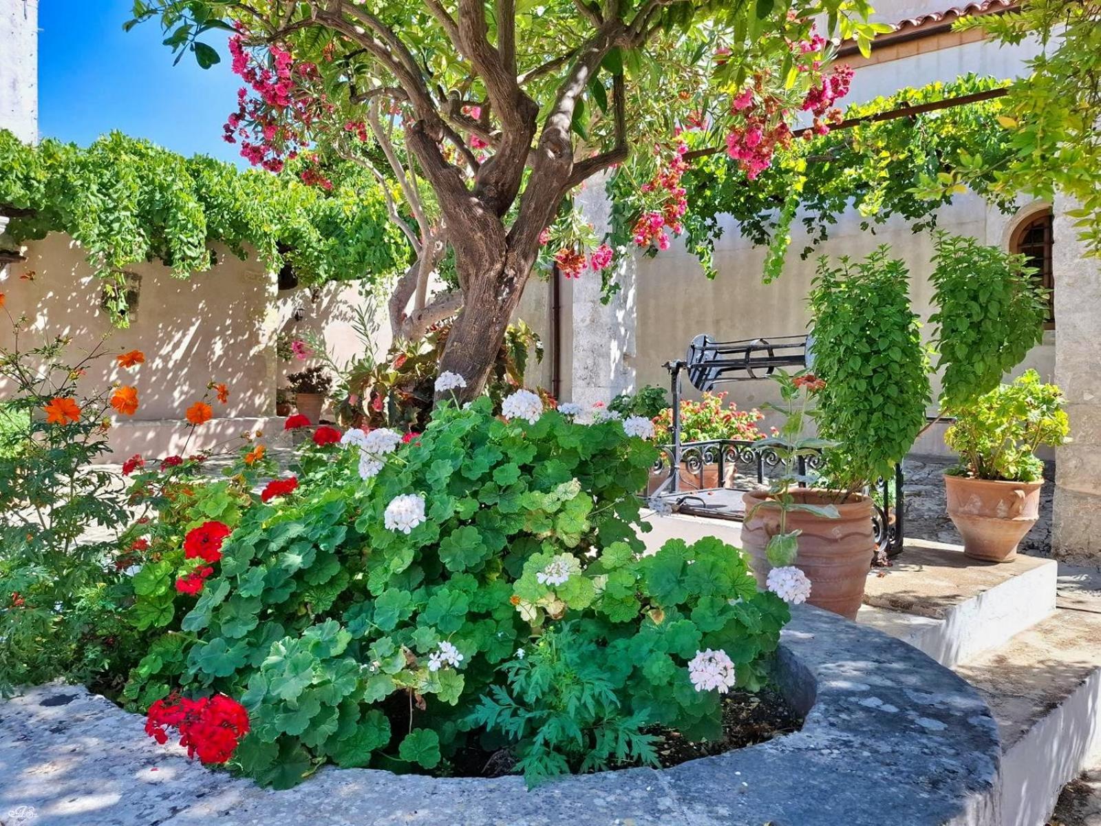 4 Seasons Suites Paradise Near Athens Airport Markopoulo Mesogaias Екстер'єр фото